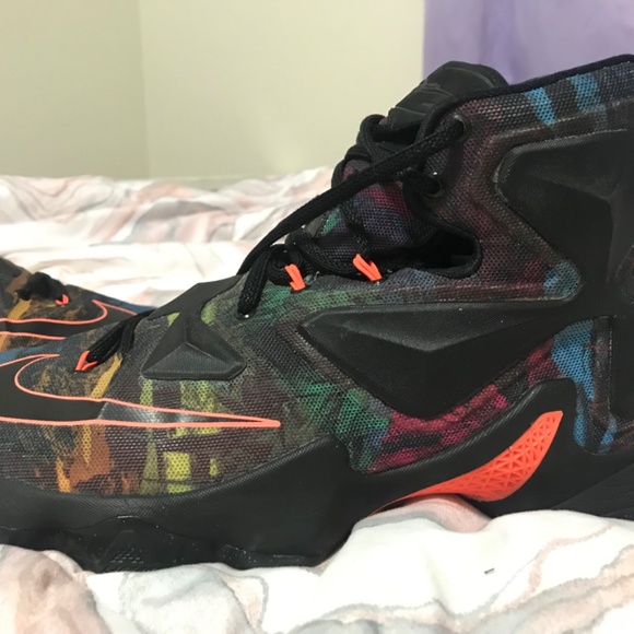 Lebron 13’ akronite - Picture 3 of 3